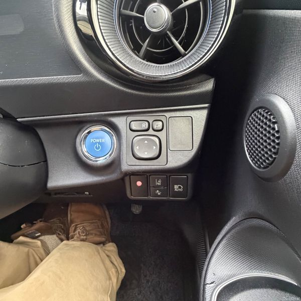 Toyota Aqua 2018 Hybrid 379759787