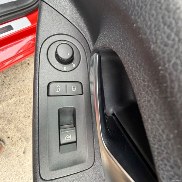 Volkswagen up! 2014 LOW Mileage 379760089