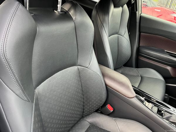 TOYOTA C-HR 2019, 1.8 HYBRID AUTO LOW KM HIGH SPEC 379792671