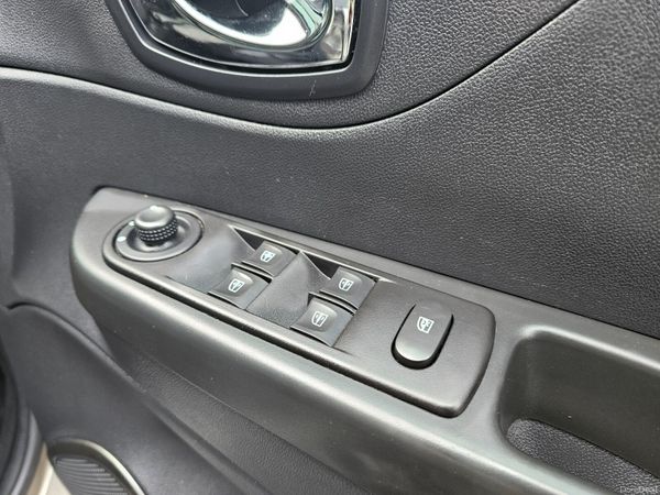 RENAULT CAPTUR AUTOMATIC // 09/26 NCT 379792843