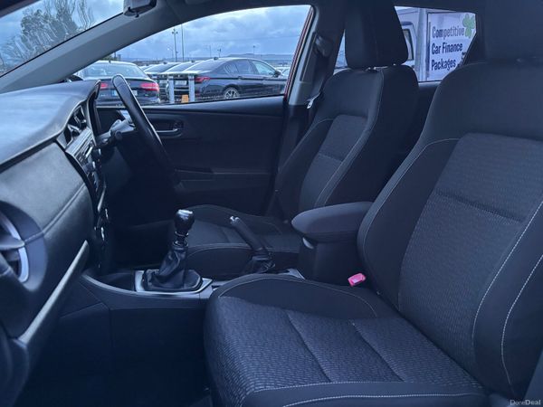 2015 Toyota Auris 1.33 VVT-I Nct 10/26 379712777