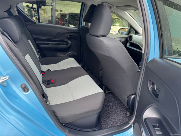 2014 Toyota Aqua Hybrid Automatic 379735659