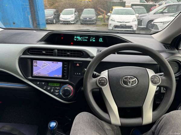 2014 Toyota Aqua Hybrid Automatic 379735661