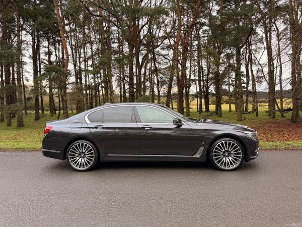 BMW 7-Series 2019 740e Exclusive 379855247