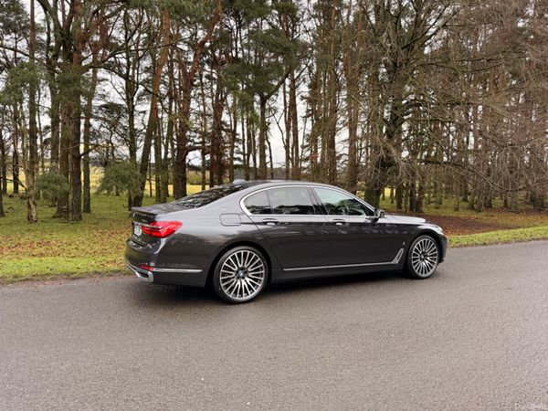 BMW 7-Series 2019 740e Exclusive 379855249
