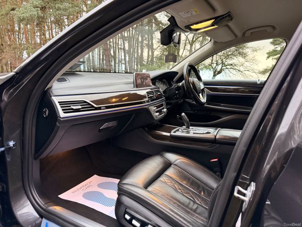 BMW 7-Series 2019 740e Exclusive 379855273