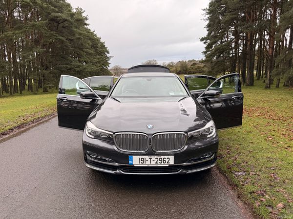 BMW 7-Series 2019 740e Exclusive 379855309