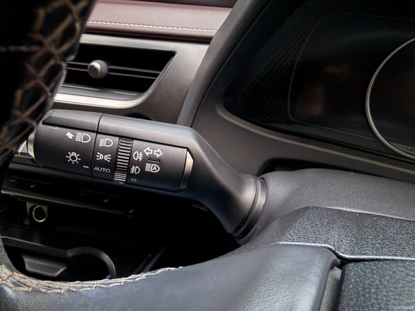 Lexus UX 2021 Luxury 379856925