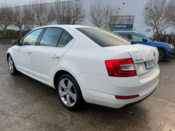 Skoda Octavia 2015 Automatic 379859315