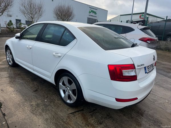 Skoda Octavia 2015 Automatic 379859323