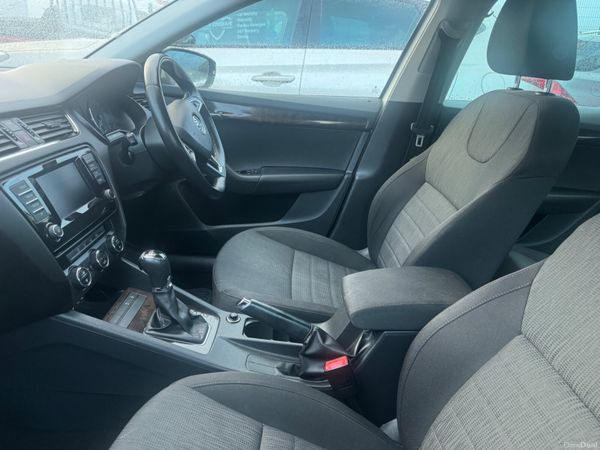 Skoda Octavia 2015 Automatic 379859325