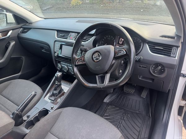 Skoda Octavia 2015 Automatic 379859327