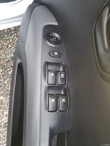 12 HYUNDAI I10 .. 80K ... NCT TODAY 379860495