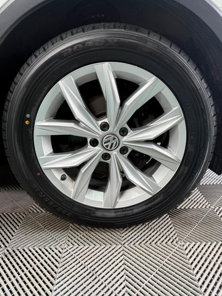 VW Tiguan 2020 (201) - Highline + Pano Sunroof! 379870221