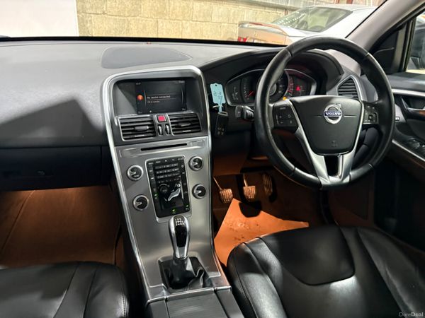 2017 Volvo XC60 D4 2.0 190 Bhp 379889195