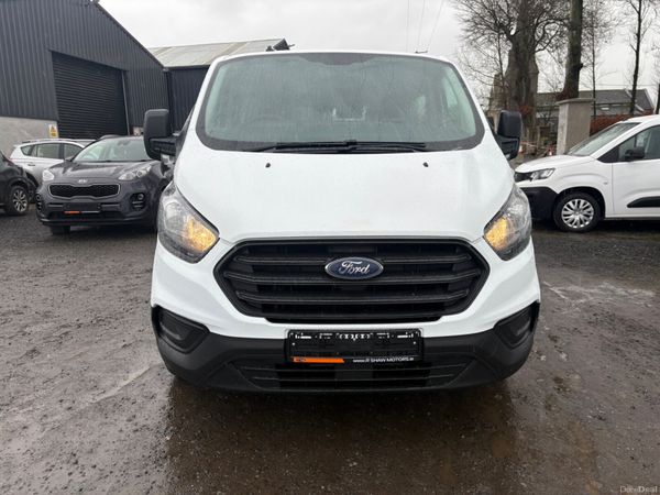 Ford Transit Custom 9 seater 379897175