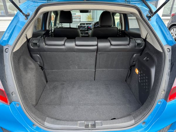 2016 Honda Jazz/Fit 1.5 Hybrid Automatic 379809897