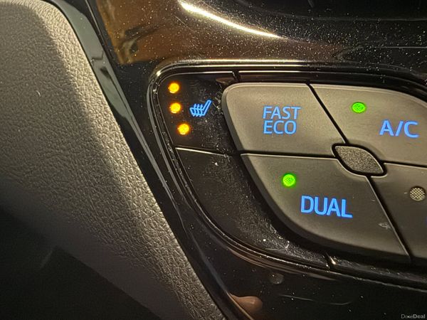 181 Toyota C-HR 1.2 Luna Sport *V Low Klms * 379823951