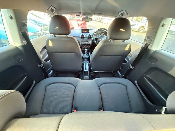 Audi A1 2016 379947325