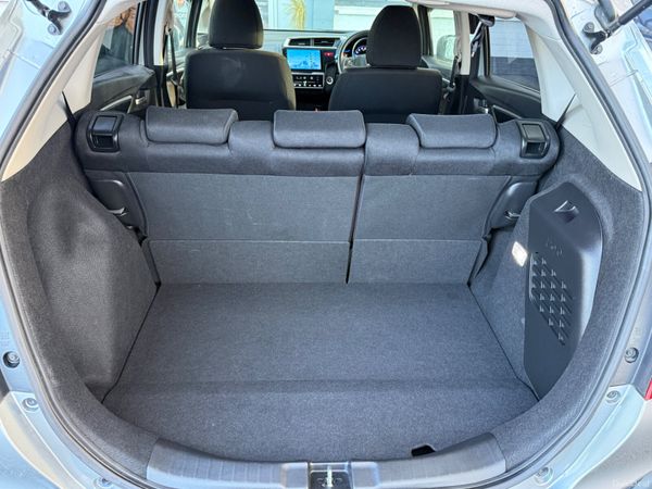 2015 Honda Jazz/Fit 1.5 Hybrid Automatic 379951373