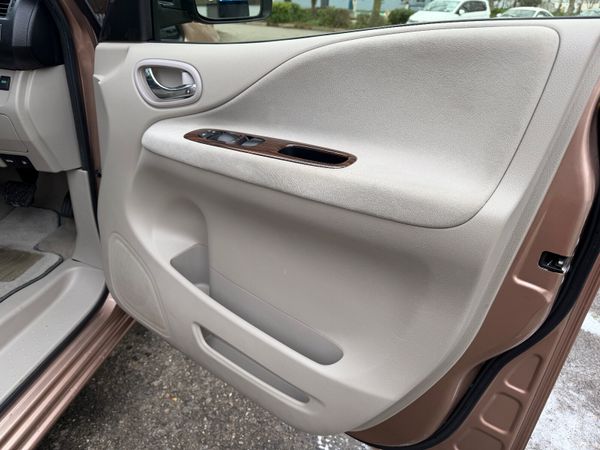 Nissan Serena 8 Seater Auto Self Charging Hybrid 379986313