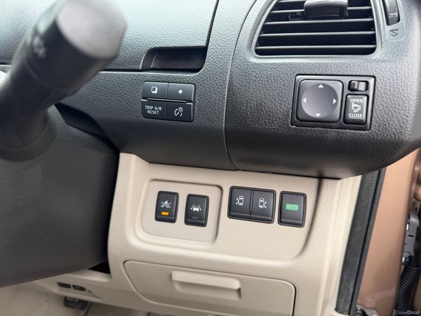 Nissan Serena 8 Seater Auto Self Charging Hybrid 379986321