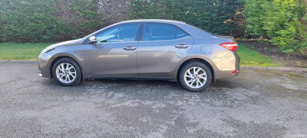 Toyota Corolla 2017. Petrol. Luna Model 379914117