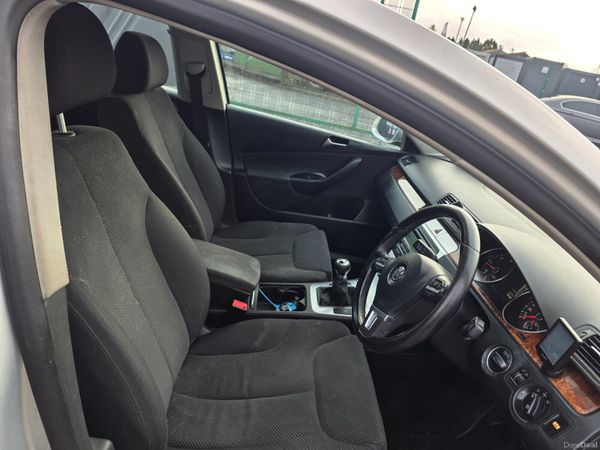 Volkswagen Passat 2010 379919683