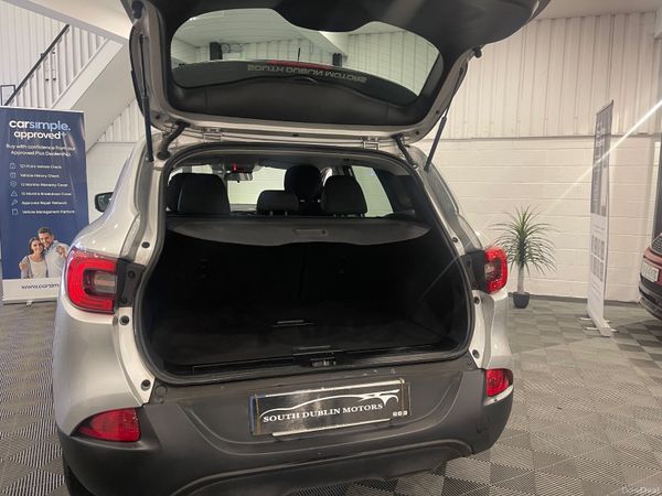 162 Renault Kadjar Dynamique -1 owner- High Spec 379930059