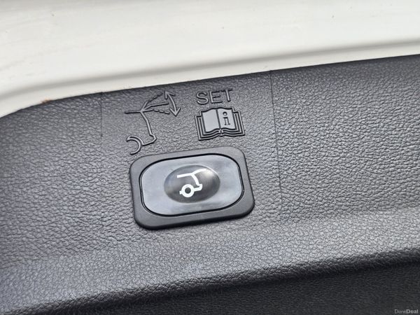 FORD KUGA 2016 HIGH SPEC TITANIUM MODEL 380047919