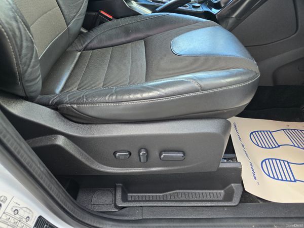 FORD KUGA 2016 HIGH SPEC TITANIUM MODEL 380047939