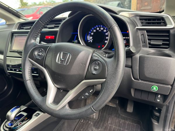 HONDA FIT 1.5L Hybrid Auto 2015 62000KM High Spec 380049551
