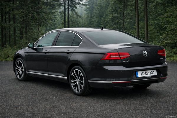 181 Volkswagen Passat 2.0TDI HIGHLINE DSG 380052191