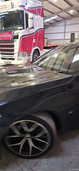 BMW 5-Series 2023 380052473