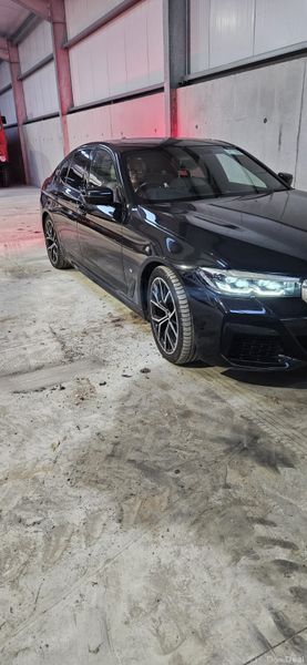BMW 5-Series 2023 380052475