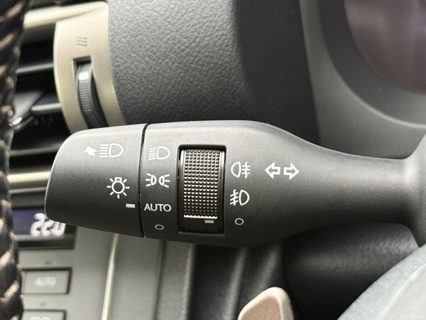 Immaculate 151 Lexus IS300h! 380029741