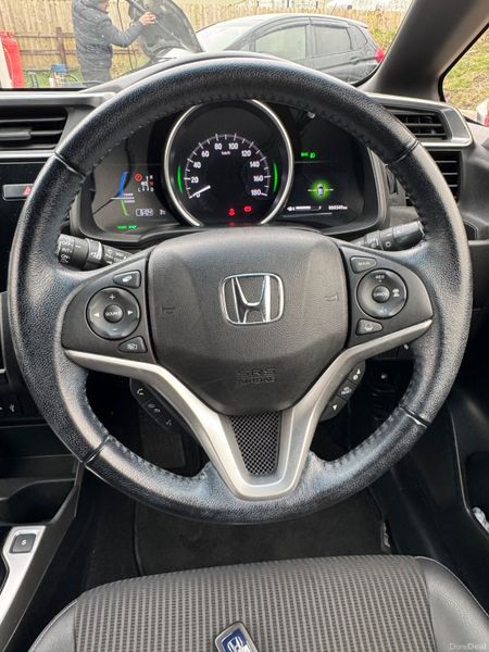 HONDA FIT HYBRID 2018 60000 KM 2 keys High Spec 380037689