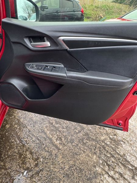 HONDA FIT HYBRID 2018 60000 KM 2 keys High Spec 380037697