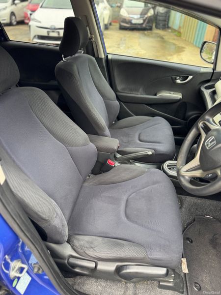 HONDA FIT 1.3L Automatic HYBRID 50000KM 2011 380039201