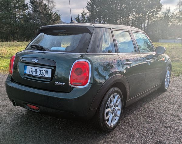 MINI COOPER BI-TONE GREEN WITH BLACK ROOF 380141895