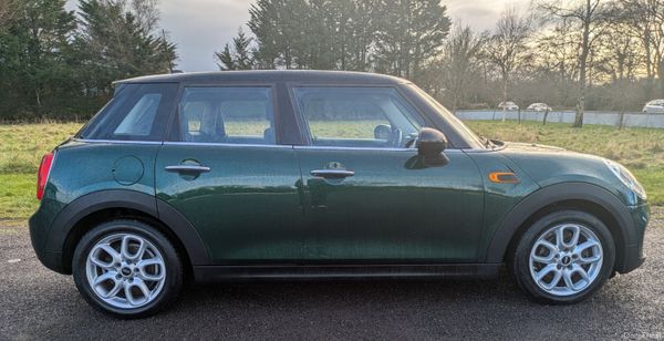 MINI COOPER BI-TONE GREEN WITH BLACK ROOF 380141939