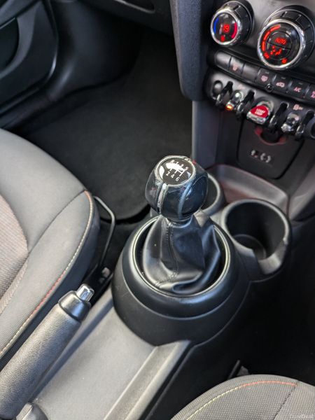 MINI COOPER BI-TONE GREEN WITH BLACK ROOF 380142053