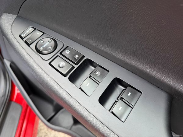 Tucson 2015 COMFORT 1.7 CRDi NEW NCT 02-27 380182375