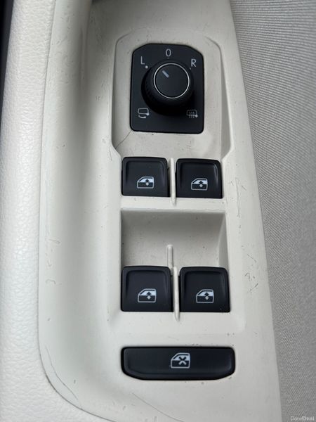 Now Reserved! 181 Volkswagen Passat Business! 380279757