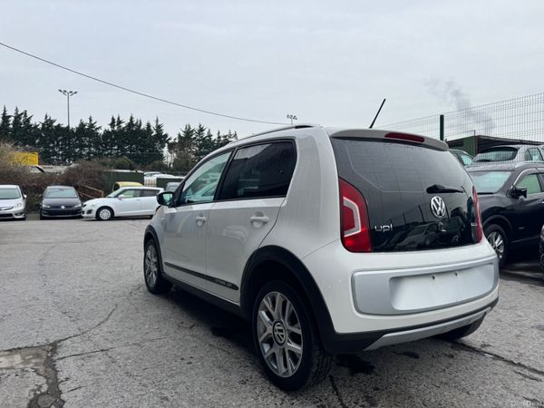 2016 Volkswagen Cross Up 1.0 Automatic 380214077