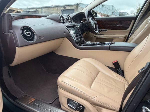 151 Jaguar XJ 3.0 D Premium Luxury 380236857