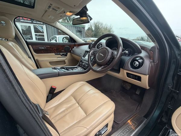 151 Jaguar XJ 3.0 D Premium Luxury 380236867