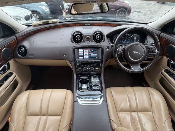 151 Jaguar XJ 3.0 D Premium Luxury 380236875
