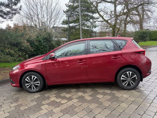 Toyota Auris 2017 1.33 Petrol LOW KMS 380360691