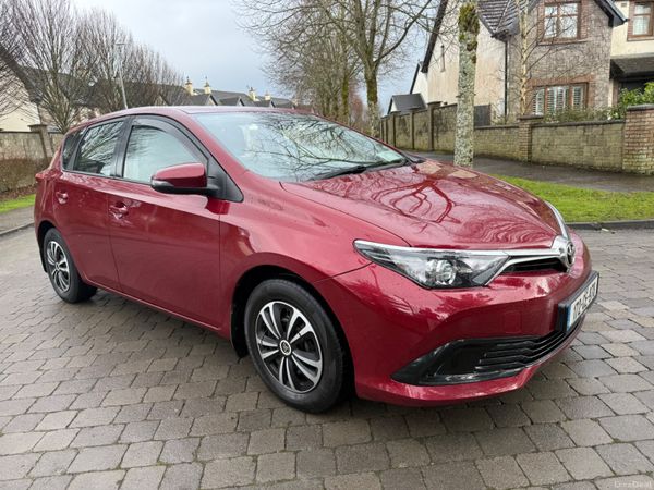 Toyota Auris 2017 1.33 Petrol LOW KMS 380360695